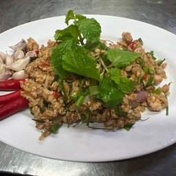 ก้อยหมูคั่ว