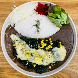 ข้าวแกงกะหรี่ผักโขมข้าวโพดชีสเยิ้ม