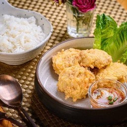 ชิกเก้นบอมบ์และข้าว