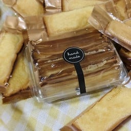 ปังเนยหนึบ by mom