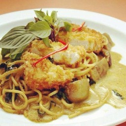 สปาเก็ตตี้เขียวหวานไก่กรอบ