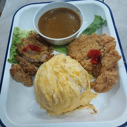 ข้าวแกงกระหรี่ทอดมันกุ้ง+หมูทอด+ไข่ข้น