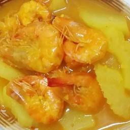 แกงส้มกุ้งหน่อไม้ดอง