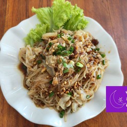 ก๋วยเตี๋ยวเส้นคลุก Thai noodles mixed spicy sauce