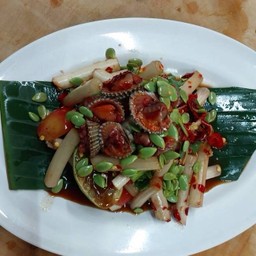 ตำไหลบัวหอยแครงปลาร้า