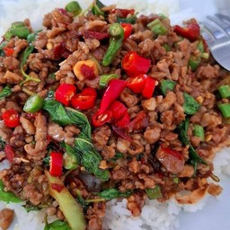 ข้าวกระเพราเนื้อสับ