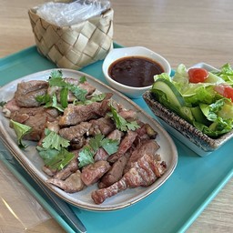 26.สเต็กเนื้อ&ข้าวเหนียว