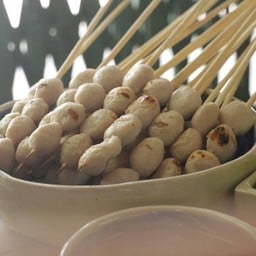 ลูกชิ้น  20  ไม้