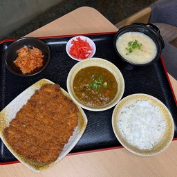 SET ข้าวแกงกะหรี่หมูทง