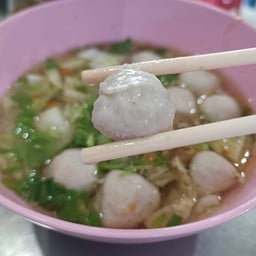 เกาเหลา ลูกชิ้นหมู