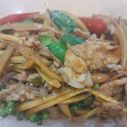 ผัดฉ่าเนื้อกับข้าว