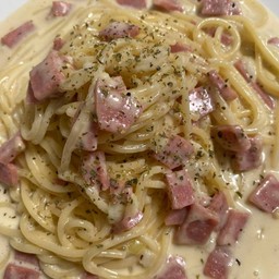สปาเก็ตตี้คาโบนาล่าแฮม