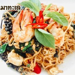 มาม่าผัดขี้เมา(เลือกเนื้อสัตว์)