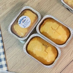 Cream Cheese Banana Cake