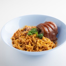 ข้าวซอย ขาหมู