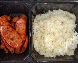 ข้าวเหนียวกุนเชียงทอด