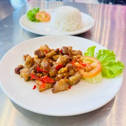 ข้าวหมูสามชั้นคั่วพริกเกลือ
