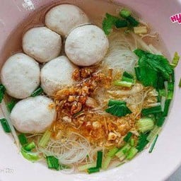 ก๋วยเตี๋ยวลูกชิ้นหมู