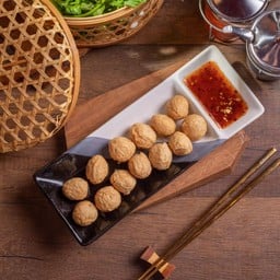 F2  ลูกชิ้นปลาทอด