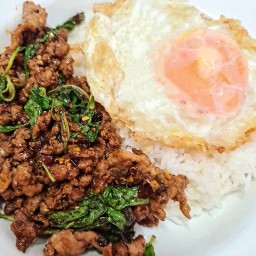 กะเพราพริกแห้ง อาหารตามสั่ง