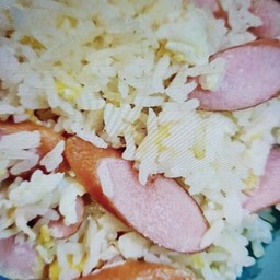 ข้าวผัดใส้กรอกไก่