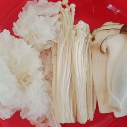 ชุดเห็ดรวม