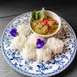 ขนมจีน + แกงเขียวหวานเนื้อ (ถุงใหญ่)