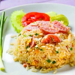 ข้าวผัดแหนม