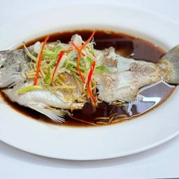 ปลากะพงนึ่งซีอิ้ว (ขายดีอันดับ 1)