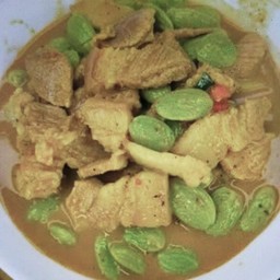 แกงกะทิสามชั้นสะตอ