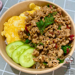 กะเพราหมูสับ+ไข่ข้น