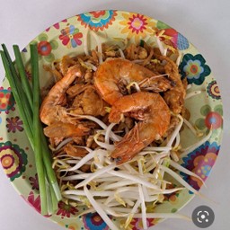 ผัดไทยรวมกุ้ง..ไก่