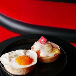 English Muffin with Ham Cheese and Egg