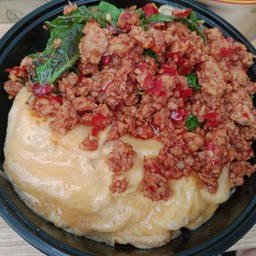 ข้าวไข่ข้นกะเพราหมูสับ