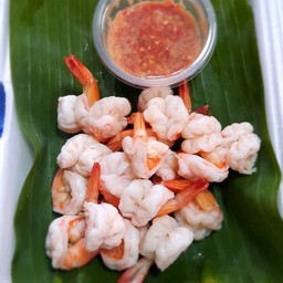 กุ้งขาวแกะเปลือกลวกครึ่งโล