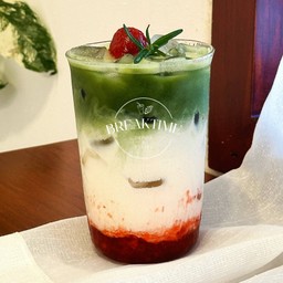 Strawberry Matcha Latte - สตรอเบอรี่มัจฉะลาเต้
