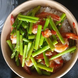 หน่อไม้ฝรั่งผัดกุ้ง