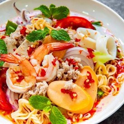 ยำยำ คุณนายตื่นสาย