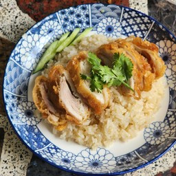 ข้าวมันไก่ทอดพิเศษ