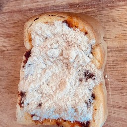 ปังพริกเผาหมูหยอง