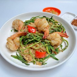 เส้นหมี่ผัดผักกระเฉดกุ้ง