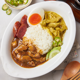ข้าวคอมโบ หน้าไก่ แกงกะหรี่