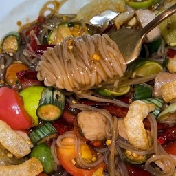 ตำเส้นก๋วยเตี๋ยวลาวใส่มะเขือ