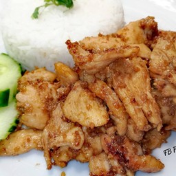 ข้าวไก่กระเทียม+ไข่ดาว