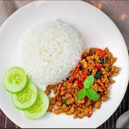 ข้าวกะเพราเนื้อ