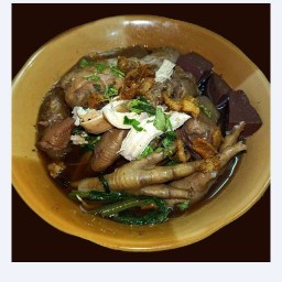 ก๋วยเตี๋ยวไก่ตุ๋นมะระตาง๊อก