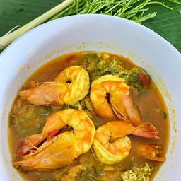 ข้าว + แกงส้มชะอมไข่ใส่กุ้ง