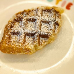 ครอฟเฟิล-น้ำตาลไอซิ่ง