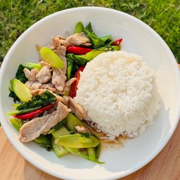 ข้าวคะน้าหมูหมัก