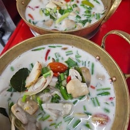 ต้มข่าสองสหาย